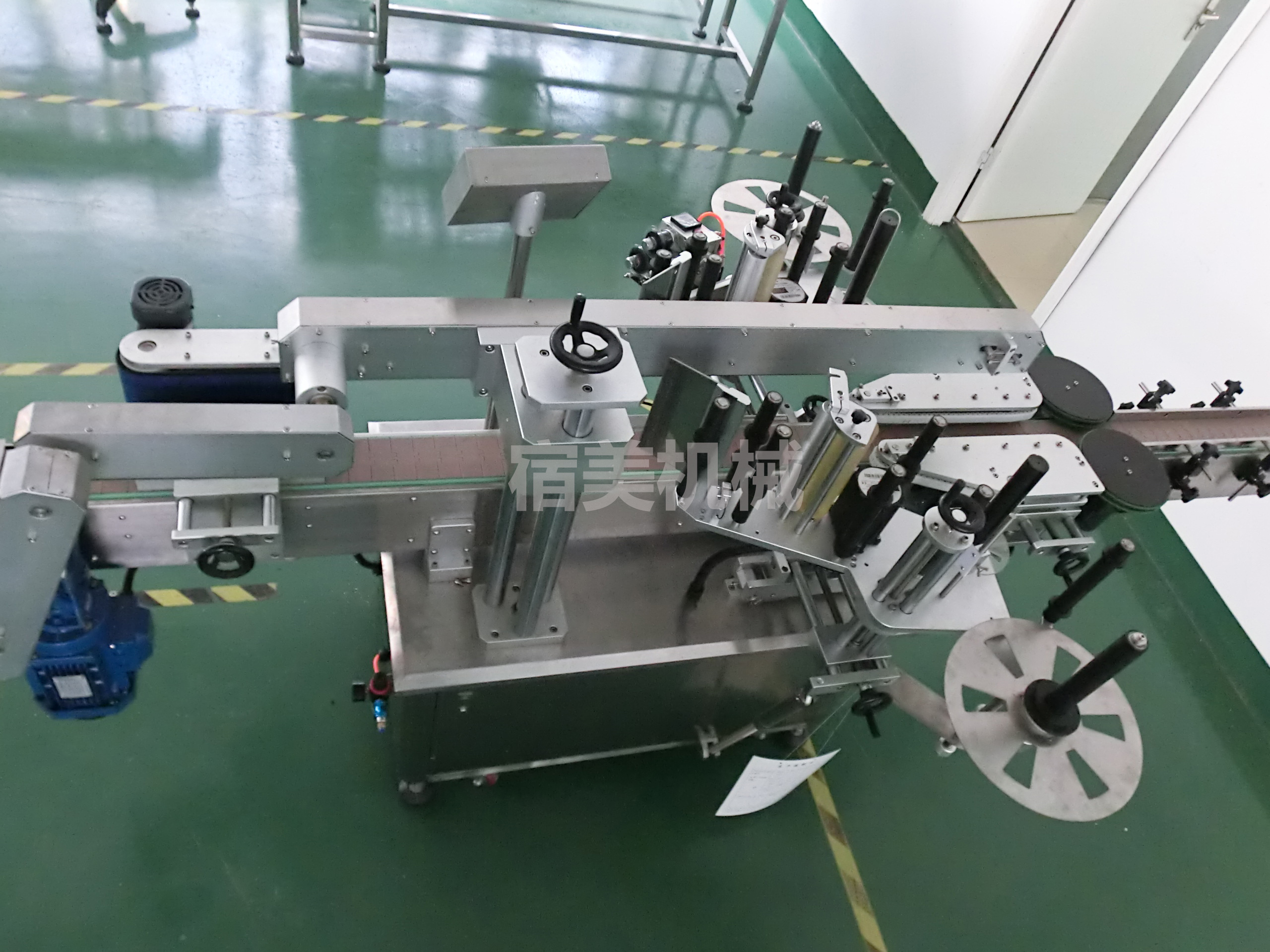貼商標機器的工作效率